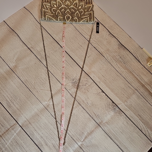 NWT Charming Charlie RSVP Elegant Silver/White/Gray Beaded Clutch Crossbody - Picture 8 of 8